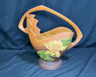 Roseville Deep Orage Water Lily Basket #382-12