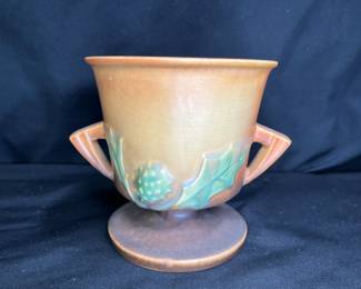 Roseville Thornapple 2 Handled Vase 809-5