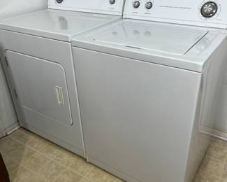 This is a Roper washer and dryer made by Whirlpool. The washer is heavy duty, super capacity, 8 cycle, with 2 speed combinations. The dryer is heavy duty, extra-large capacity, 6 cycle, and 3 temperature settings.