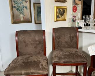 The bar stools are in perfect condition.