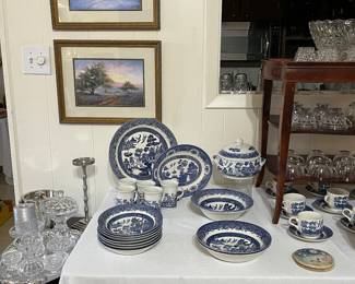 There are 39 pieces of this collection of Blue Willow in this sale.