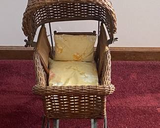 Antique Wicker Pram/Baby Carriage