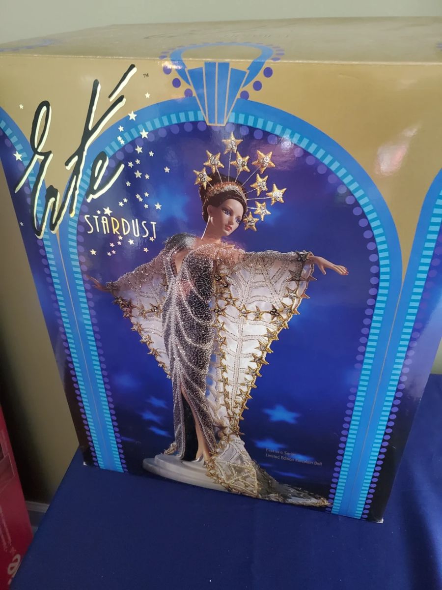 1st Erte Stardust Barbie 1994 (D)