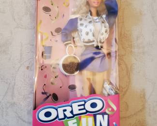 Oreo Fun Barbie 2001 (D)