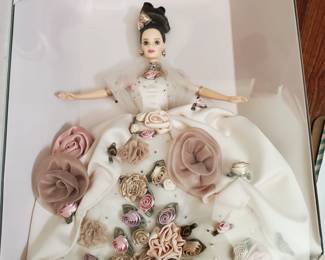 Antique Rose Barbie 1996 (D)