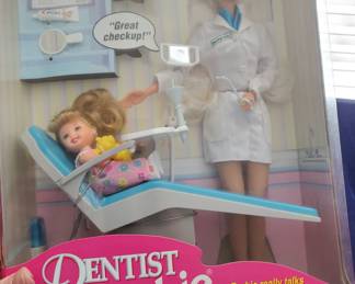 Dentist Barbie (D)