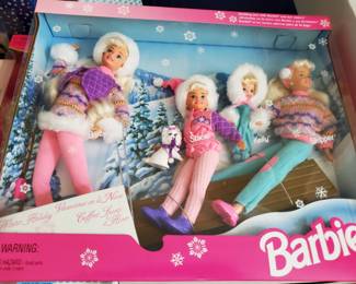 Winter Holidays Barbie and Friends:  Barbie, Kelly, Skipper. Poodle (D)