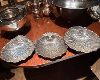 2 larger shells by Cartier