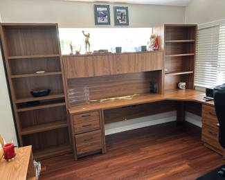 Beautiful L-shaped, desk and chair
