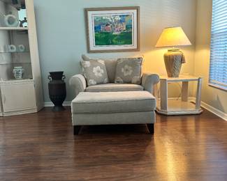 Chair for 2 with ottoman 