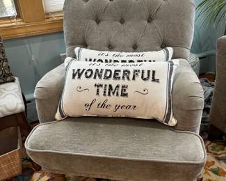 Tufted Arm Chair, Pillows