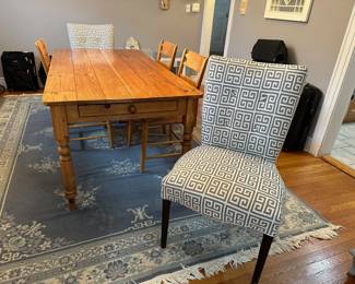 Ethan Allen Farmhouse Style Table, Chairs, Carpet
