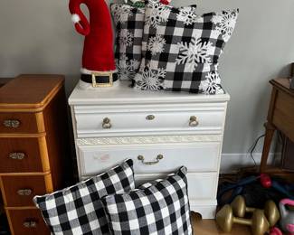 Chest of Drawers, Pillows, Christmas