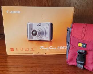 Canon Powershot A560 w Case