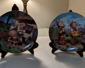 Set Of 2 MJ Hummel Decorative Plates With Stands