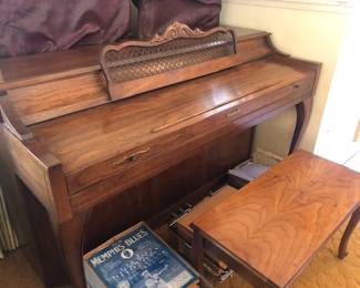 Baldwin Acrosonic Spinet piano with bench