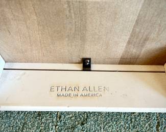 Ethan Allen dining table with leaf and 6 chairs - like-new condition