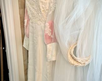 Vintage wedding dress