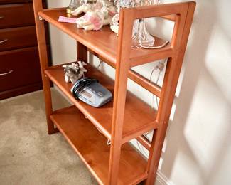 Collapsible bookshelf