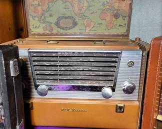 RCA Victor 7-BX-10 STRATO-WORLD Portable Shortwave Multi-Band TUBE RADIO