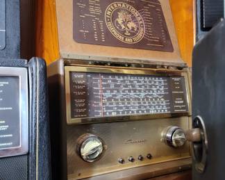 Capehart International Trans-Oceanic type AM/SW receiver.