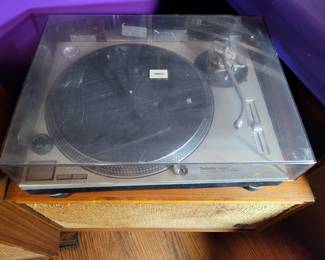 Technics SL-1200MK2 Turntable Direct Drive