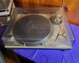 Technics SL-1200MK2 Turntable Direct Drive