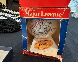 1986 Signed Tigers Baseball