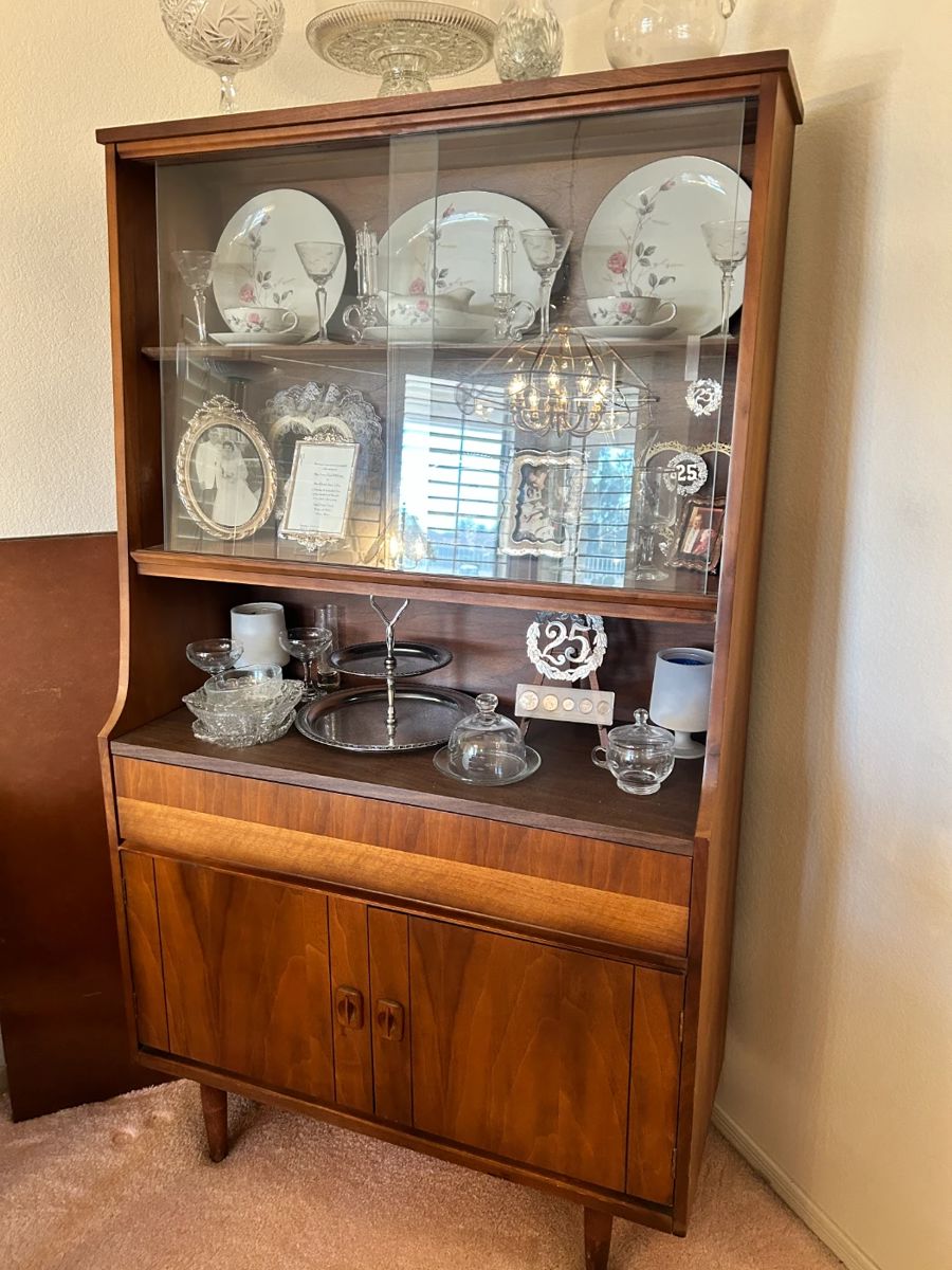 MCM Arrowhead Estate Sale by Under the Sun starts on 1/19/2024