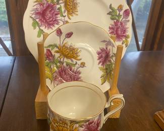 Royal Albert - Flower of the Month Hampton style series