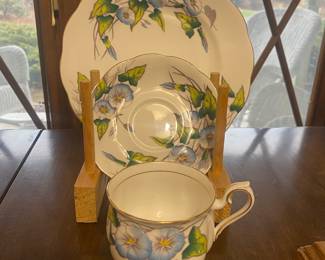 Royal Albert - Flower of the Month Hampton style series