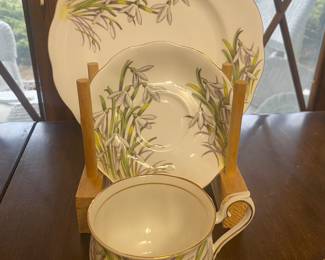 Royal Albert - Flower of the Month Hampton style series