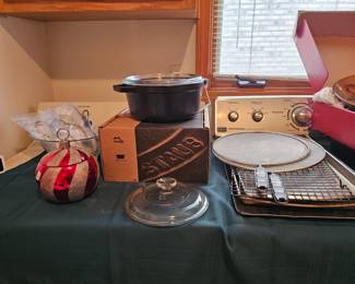 Dutch Oven / Kitchenware