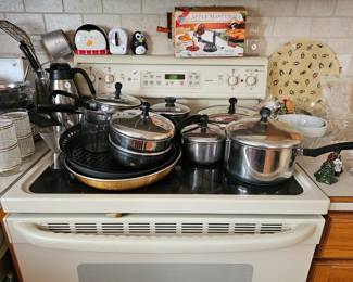 Pots / Pans / Cookware