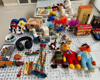 Sesame Street, Tin Toys, Trolls