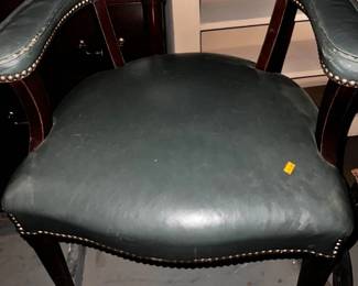JPAS2032 Vintage Green Barrel Chair