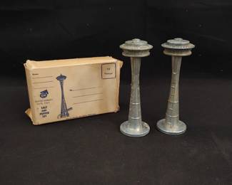 1962 Seattle World's Fair Space Needle Salt and Pepper Shaker set!