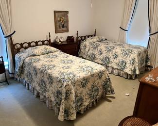 Beautiful Twin Beds (Mid Century Modern Headboard 1 Sold 1 Still available