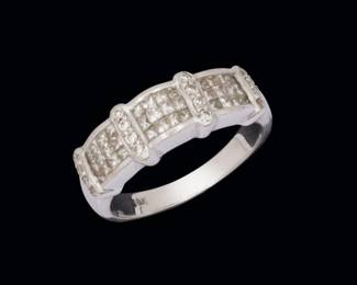 18K GOLD PRINCESS CUT AND ROUND DIAMONDS RING