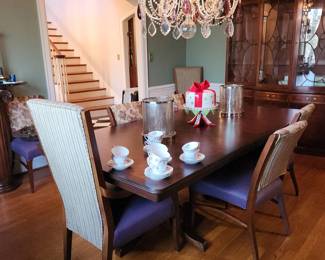 Dining Table with 10 chairs
