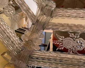 If you want to see a video of the sale -at the bottom
Of the pictures there is a QR code that you can open and watch! 