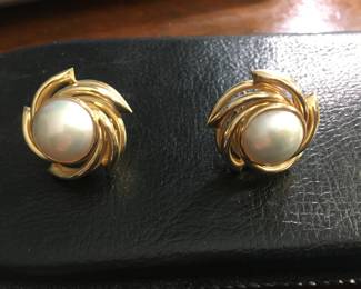 14 K Mabe Pearl Earrings Heavy