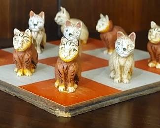 Tick tack toe with cat figurines