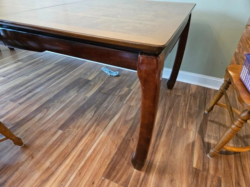 Jan 2627 Online Auction in Halls Furniture,... starts on 1/18/2024