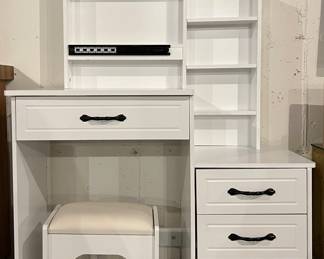 Kid's Vanity & Mirror