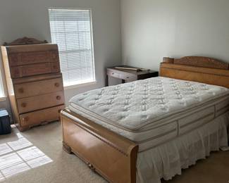 Art Deco Waterfall full size bed, mattress