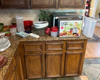 Magic Bullet, microwave, kitchen items