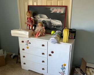 Dresser, Barbies, dolls