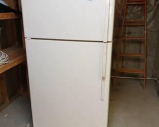 Refrigerator freezer