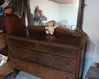 Antique chest of drawers with swivel mirror